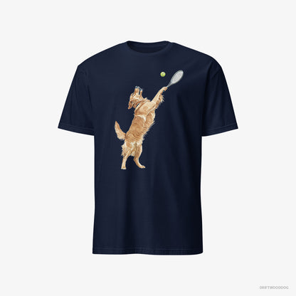 Golden Retriever T-Shirt – Men Navy T-Shirt Classic – Playing Tennis on the Tennis Court (on White Background)