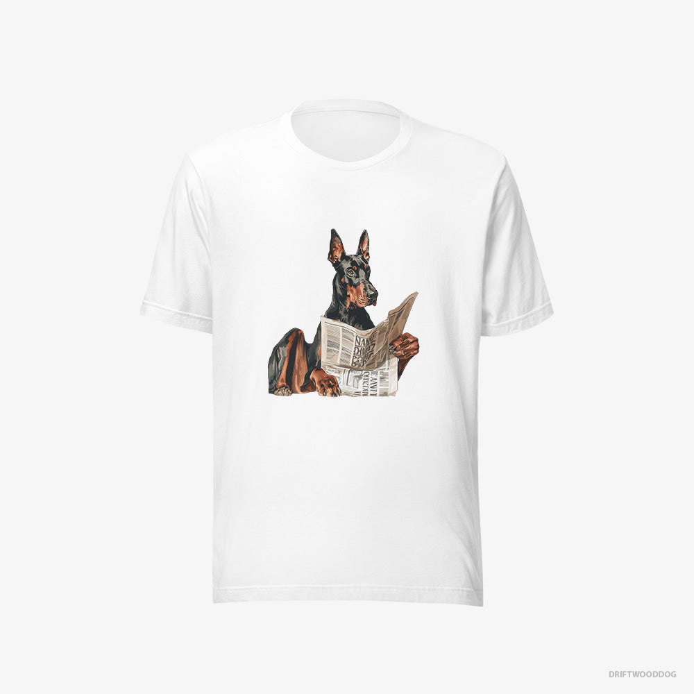 Dobermann Holding a Newspaper – Men's T-Shirt White Eco – Eco-Friendly