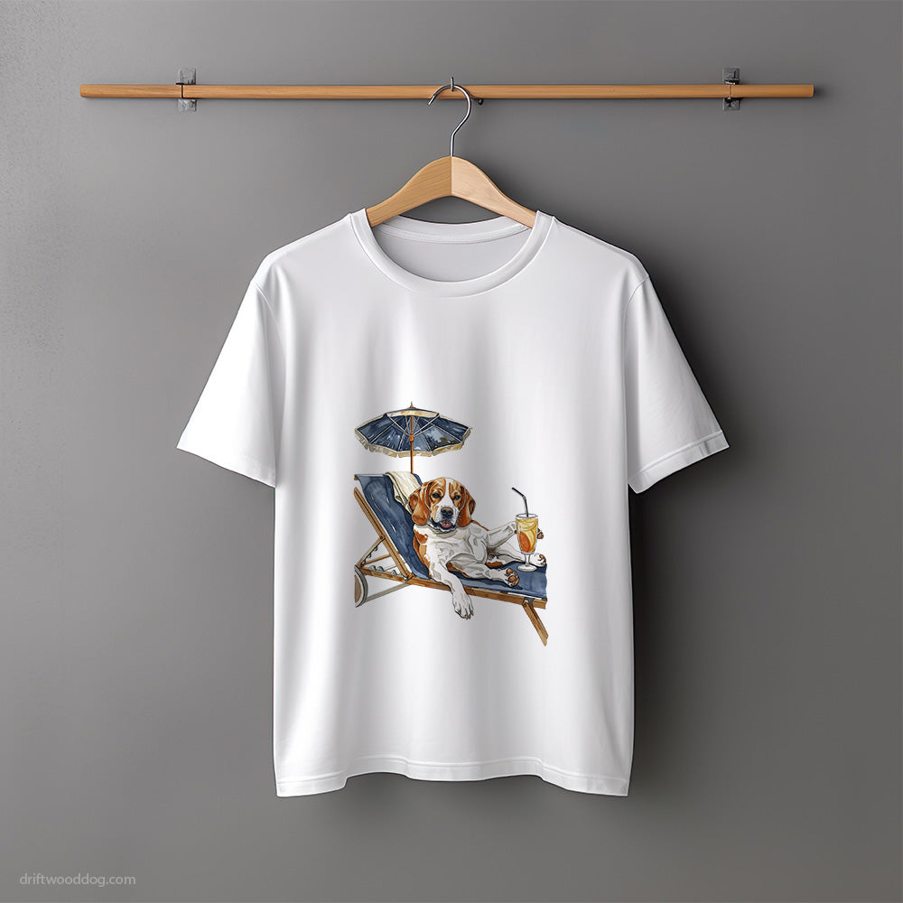 Beagle Lying on a Sun Lounger with a Cocktail T-Shirt – Unisex Tee for Dog Lovers