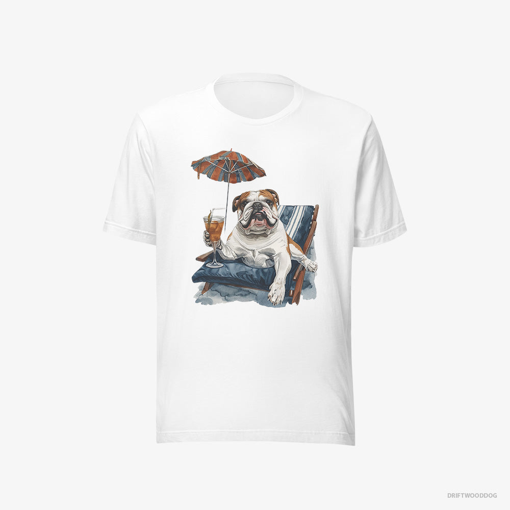 Bulldog T-Shirt – Men White T-Shirt Eco-Friendly – Lying on a Sun Lounger with a Cocktail (on White Background)