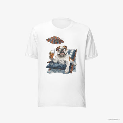 Bulldog T-Shirt – Men White T-Shirt Eco-Friendly – Lying on a Sun Lounger with a Cocktail (on White Background)