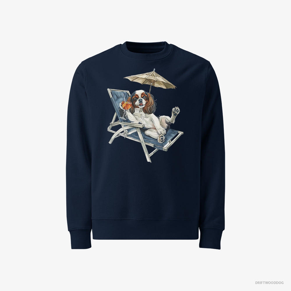 Cavalier King Charles Spaniel Sweatshirt – Men Navy Sweatshirt Classic – Lying on a Sun Lounger (on White Background)