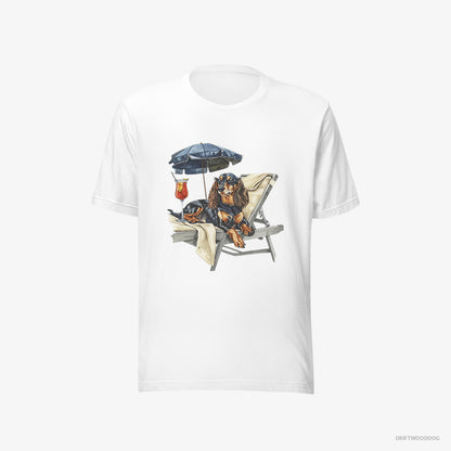 Dachshund T-Shirt – Men White T-Shirt Eco-Friendly – Relaxing on a Patio Lounger with a Cocktail (on White Background)