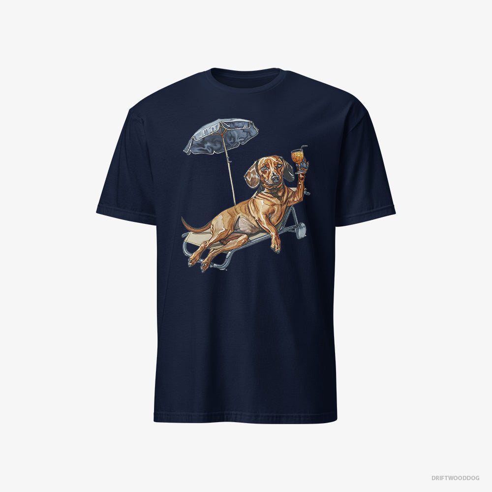 Dachshund T-Shirt – Men Navy T-Shirt Classic – Resting on a Beach Chair (on White Background)