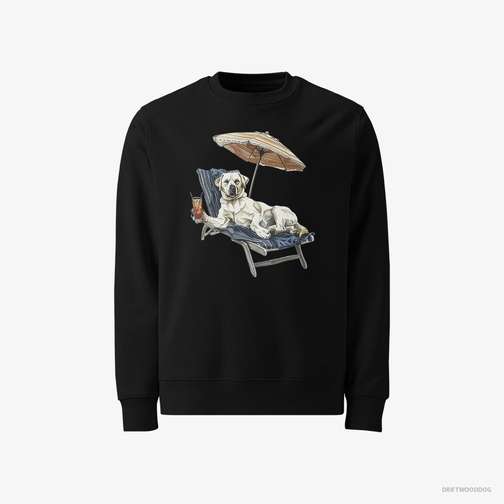 Labrador Retriever Sweatshirt – Men Black Sweatshirt Classic – Lying on a Sun Lounger with a Cocktail (on White Background)