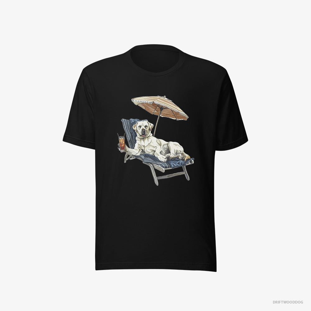 Labrador Retriever T-Shirt – Men Black T-Shirt Eco-Friendly – Lying on a Sun Lounger with a Cocktail (on White Background)