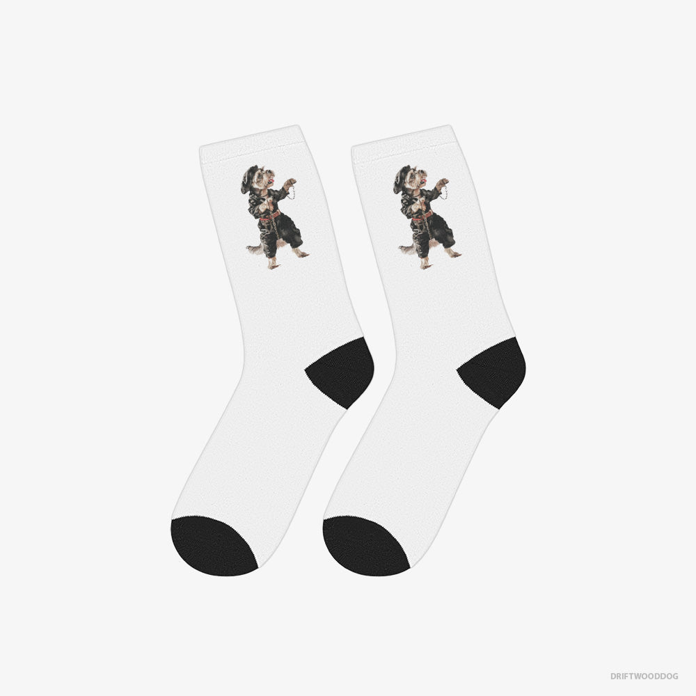 Yorkshire Terrier Raving in Black – Socks White – Classic