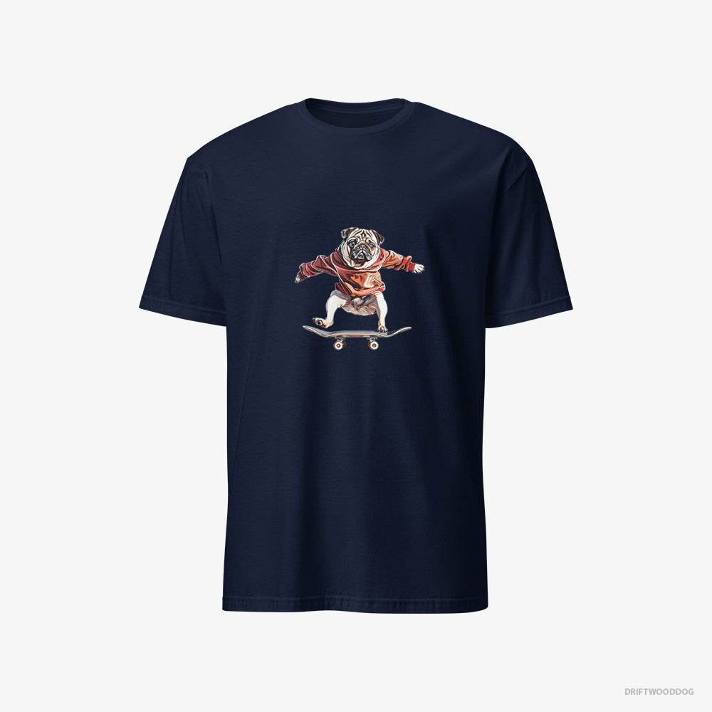 Pug Performing Skateboard Tricks – Men's T-Shirt Navy – Classic