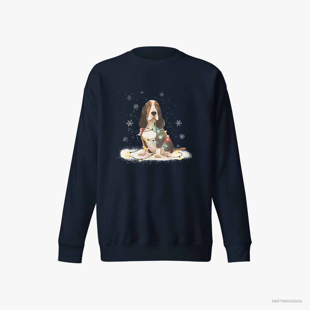 Basset Hound Wrapped in Christmas Lights – Men's Sweatshirt Navy Eco – Eco-Friendly