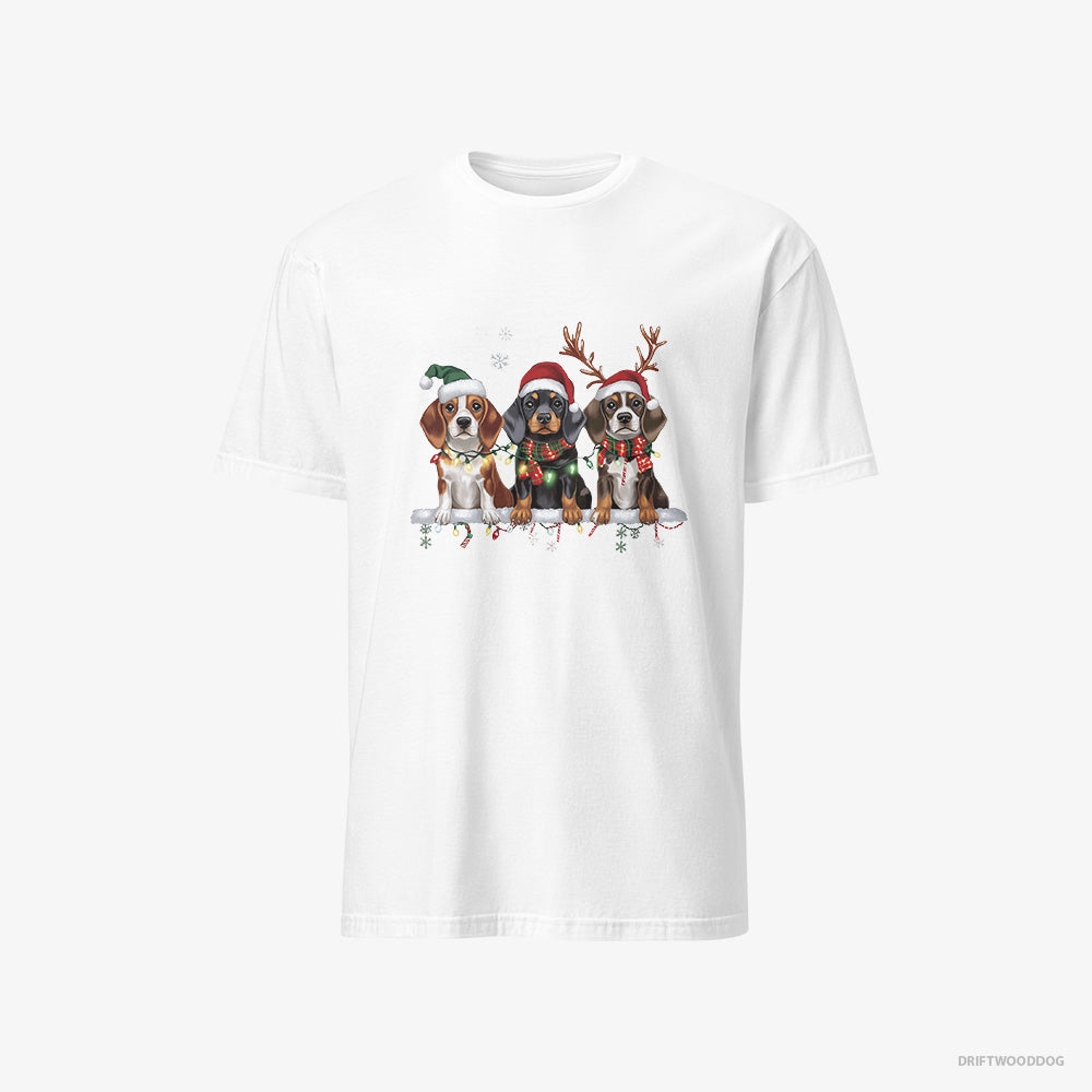 Basset Hound T-Shirt – Men White T-Shirt Classic – Puppies in a Cozy Christmas Setting (on White Background)