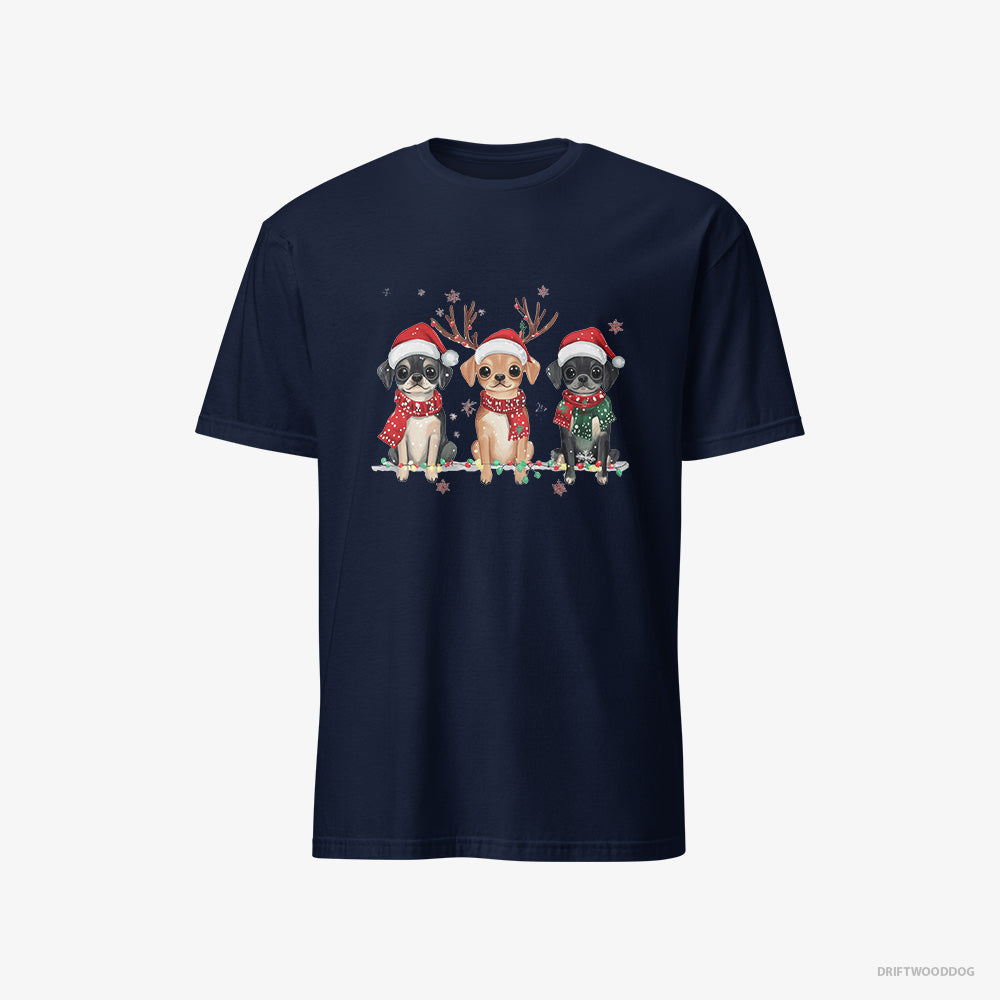 Pug Puppies in a Magical Christmas Atmosphere – Men's T-Shirt Navy – Classic