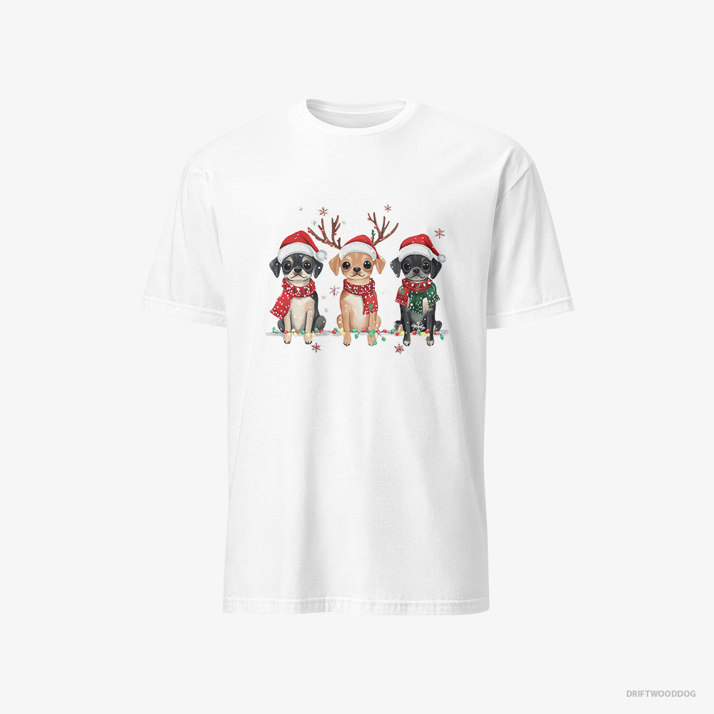 Pug T-Shirt – Men White T-Shirt Classic – Puppies in a Magical Christmas Atmosphere (on White Background)