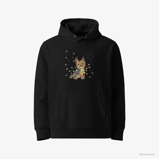 Yorkshire Terrier Wrapped in a String of Christmas Lights – Men's Hoodie Black Eco – Eco-Friendly