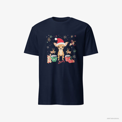 Chihuahua T-Shirt – Men Navy T-Shirt Classic – in a Festive Christmas Setting (on White Background)