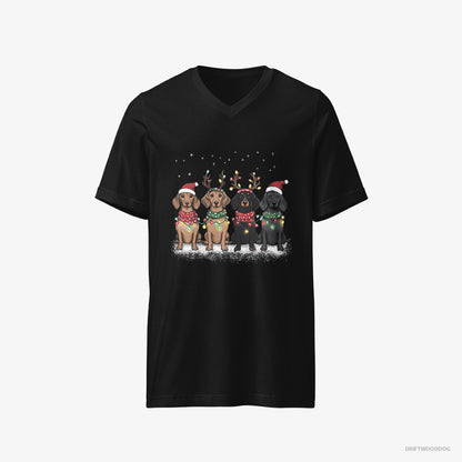 Dachshund T-Shirt – Men Black T-Shirt V-Neck – Puppies in a Warm Christmas Atmosphere (on White Background)