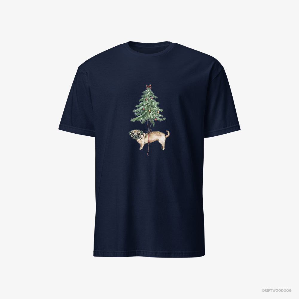 Pug T-Shirt – Men Navy T-Shirt Classic – Perched on the Christmas Tree (on White Background)