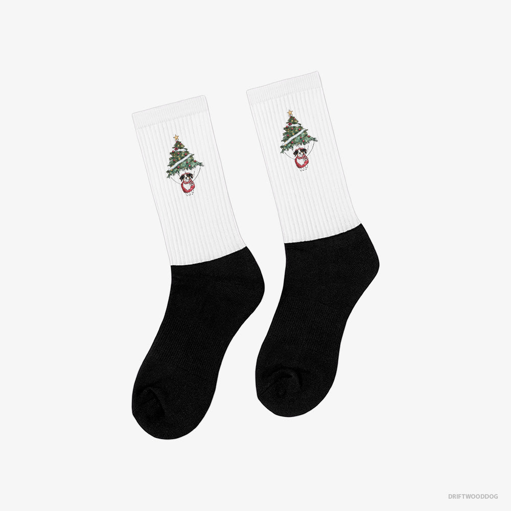 Border Collie Perched on the Christmas Tree Classic Socks