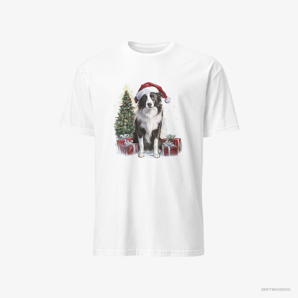 Border Collie T-Shirt – Men White T-Shirt Classic – Sitting Next to a Christmas Tree and Gifts (on White Background)