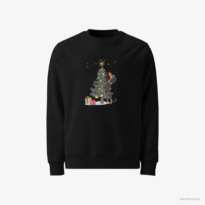 Dachshund Sweatshirt – Men Black Sweatshirt Classic – Styling the Christmas Tree (on White Background)