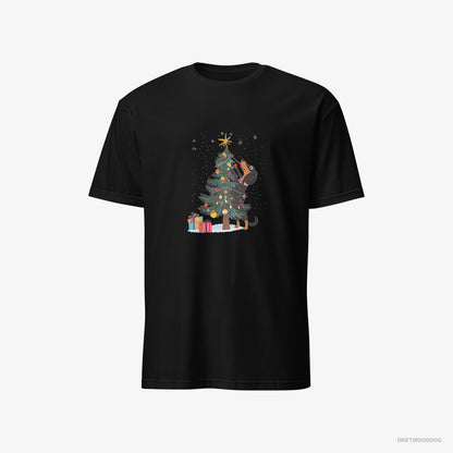 Dachshund Styling the Christmas Tree Black T-Shirt