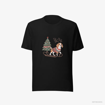 Beagle Pulling a Festive Tree on a Sled Black T-Shirt