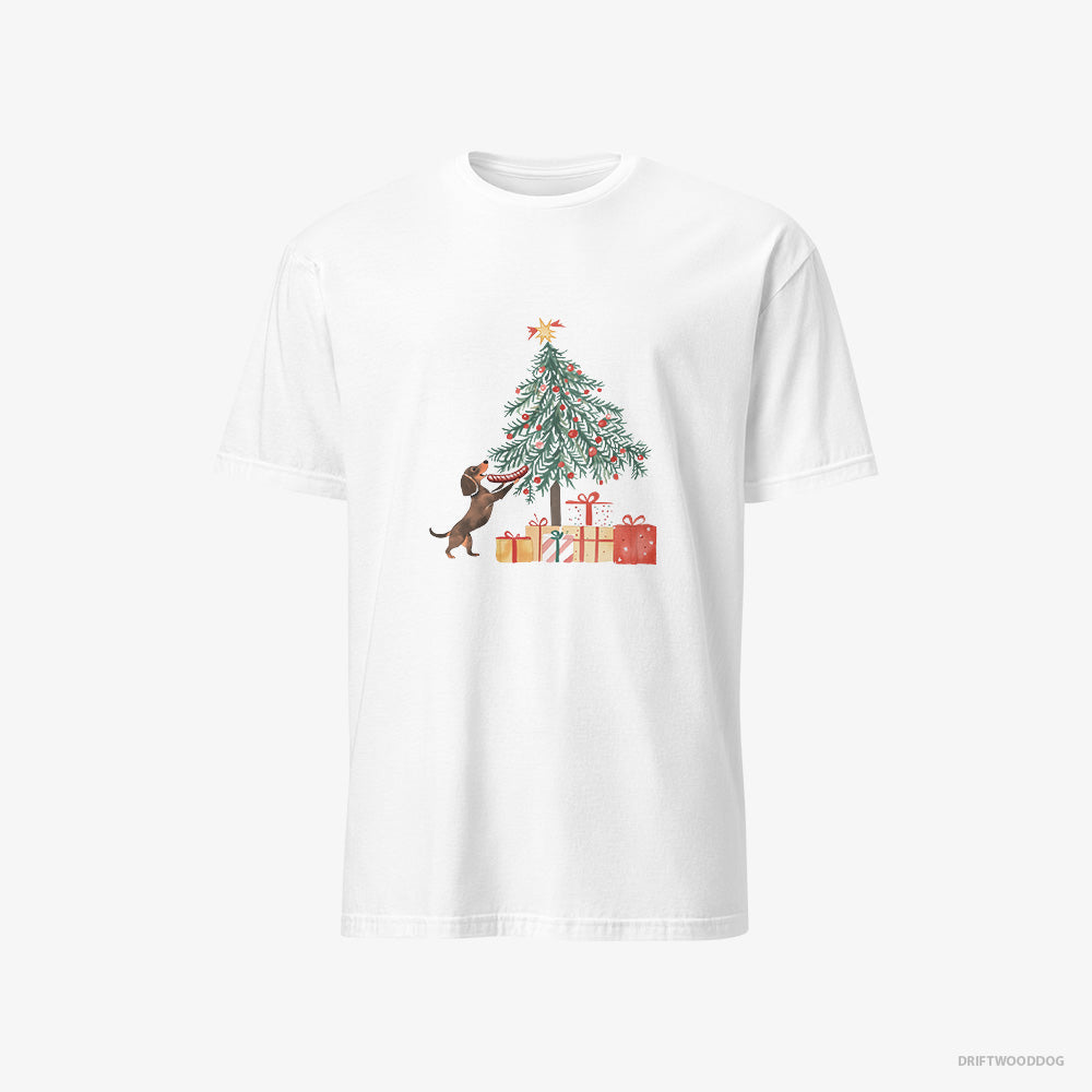 Dachshund T-Shirt – Men White T-Shirt Classic – Decorating the Christmas Tree with a Sausage (on White Background)