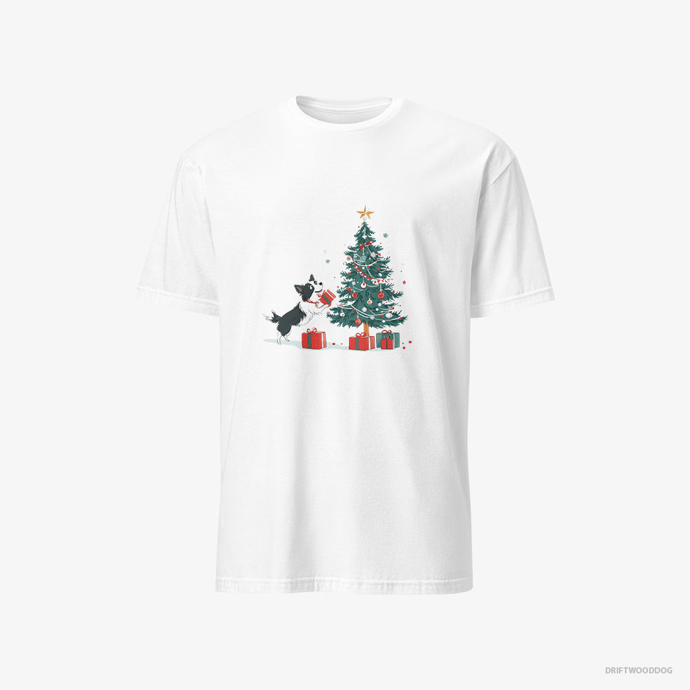 Border Collie T-Shirt – Men White T-Shirt Classic – Preparing Presents for the Christmas (on White Background)